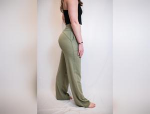 Travel Easy Straight Leg Pants