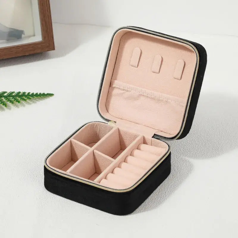 Treasurer's Voyage Jewelry Case