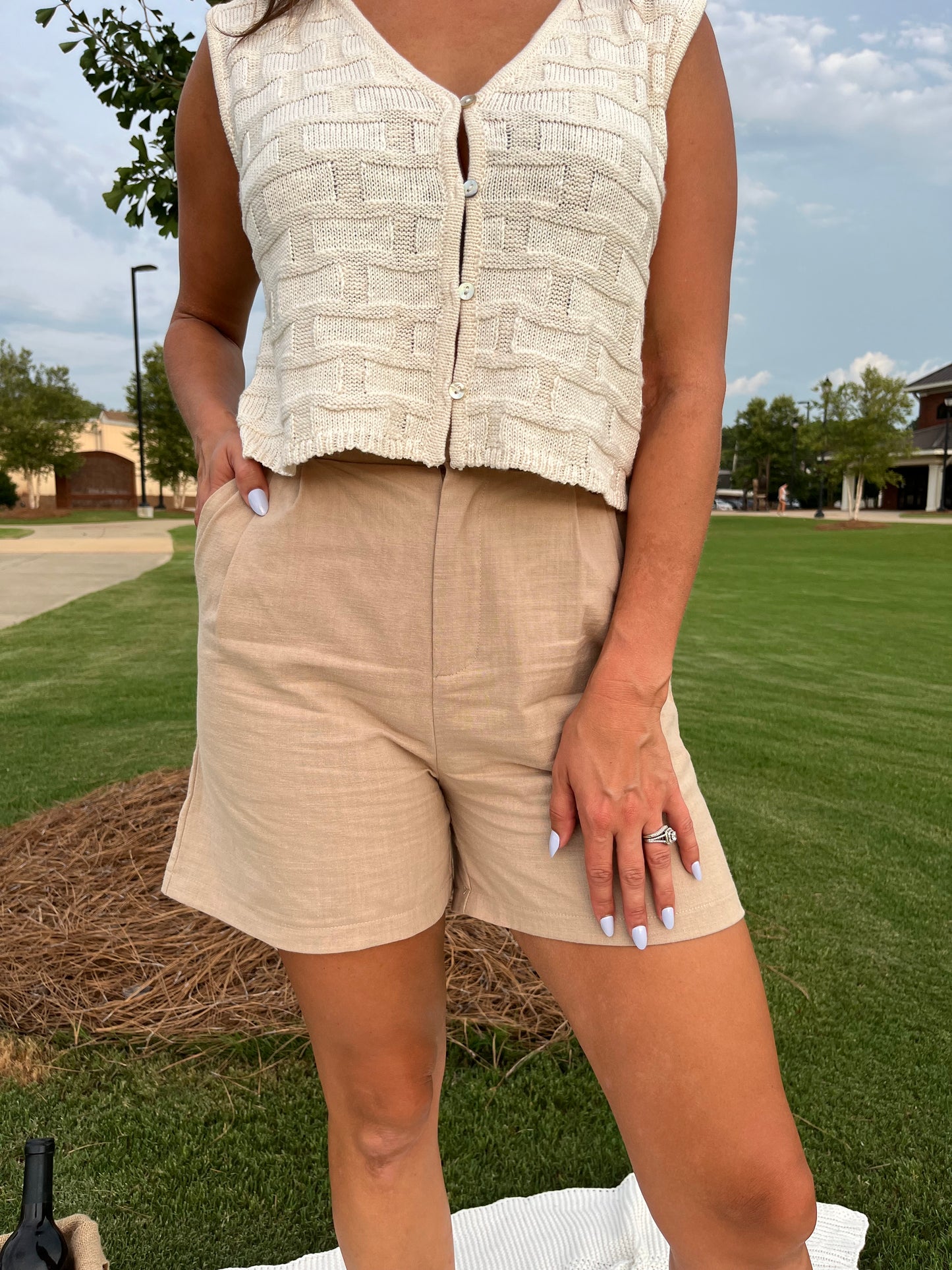 Vineyard Escape Pleated Linen Shorts