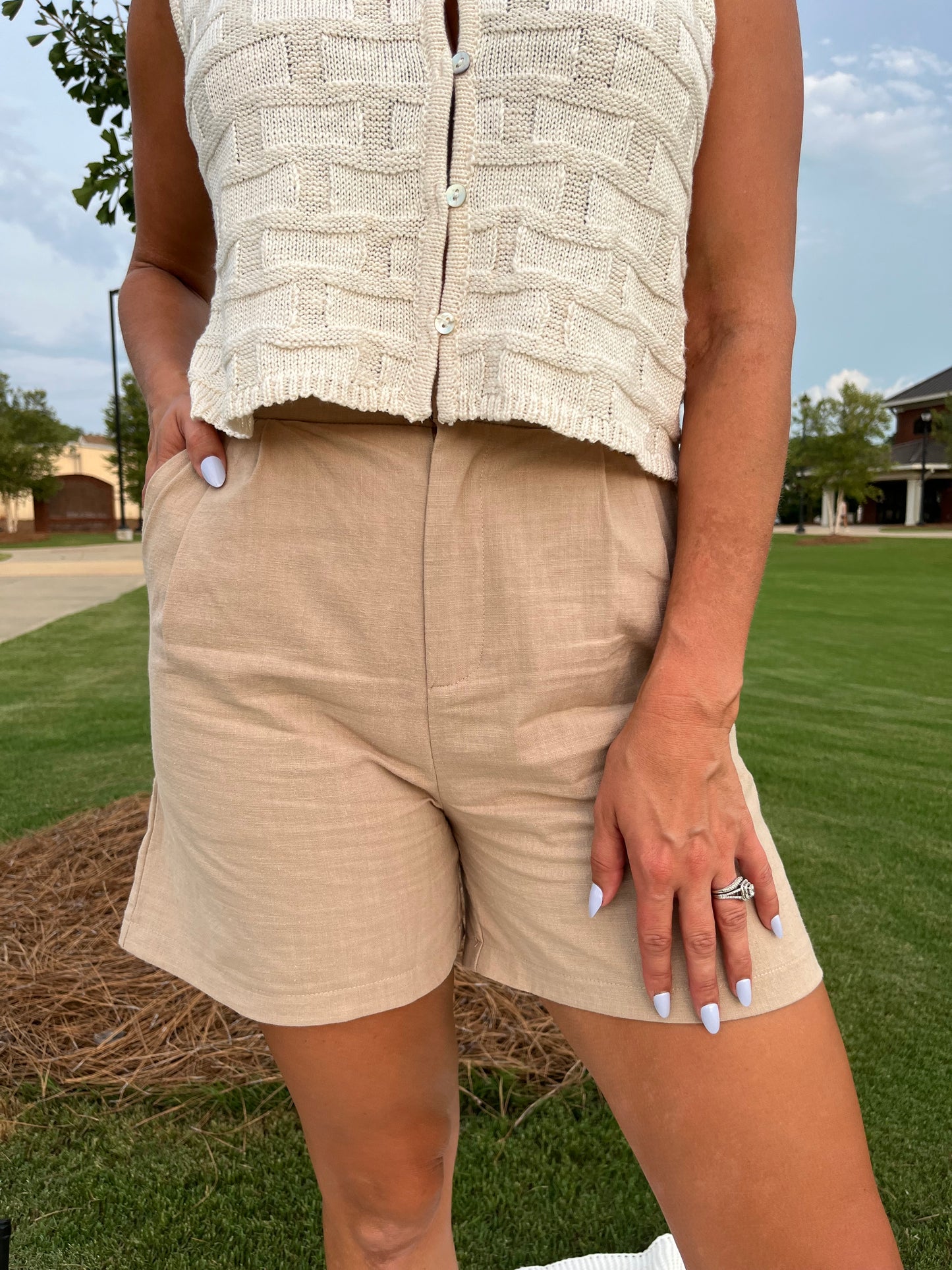 Vineyard Escape Pleated Linen Shorts